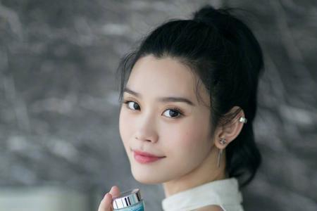 奚梦瑶有亲妹妹吗
