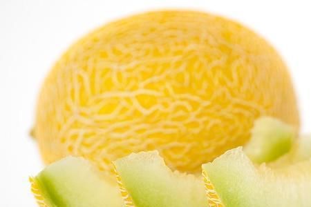 白兰瓜可以切小块放冰箱冷冻吗