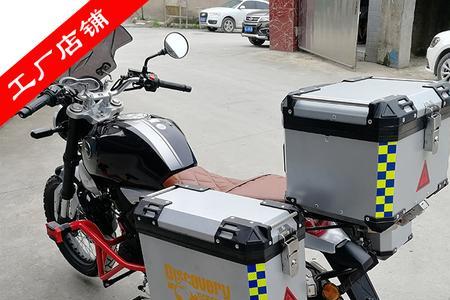 摩托车边箱跟尾箱哪个影响操控