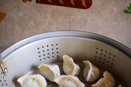 陕北霞姐韭菜大肉馅蒸饺做法