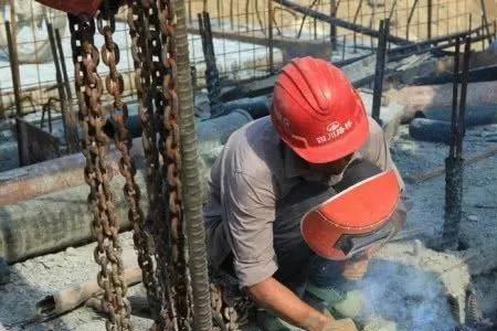 焊工出国工资三万多是真实的吗