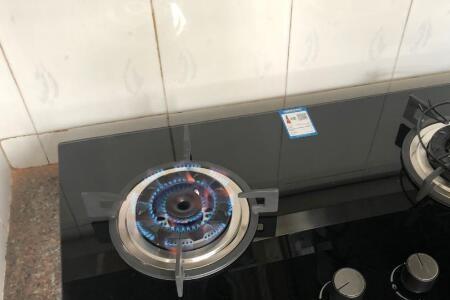 方太燃气灶中间那个点怎么拆