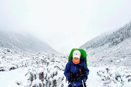 21式沙漠冲锋衣怎么穿
