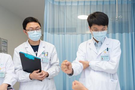 为什么医院都是双休