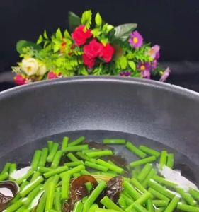 蒜苔宴的制作方法