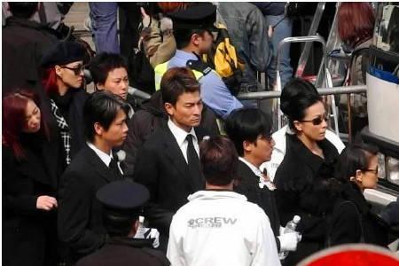 参加堂哥葬礼需要跪吗