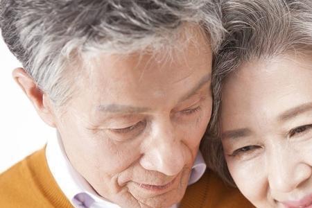 60岁女人抛夫弃子的下场