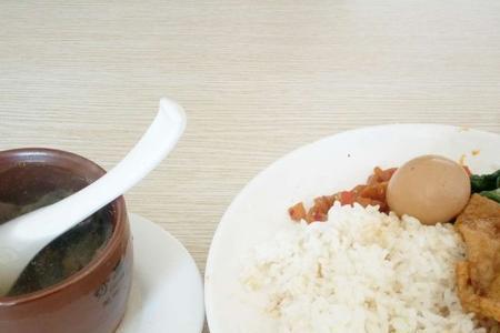 沙县小吃黄焖鸡米饭热量