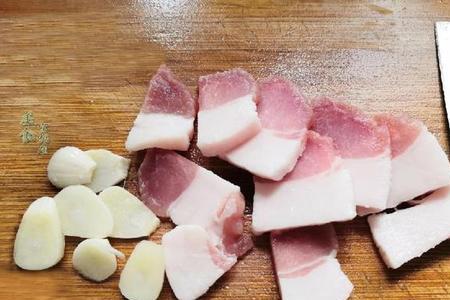 猪肉是切成块再洗还是洗洗再切