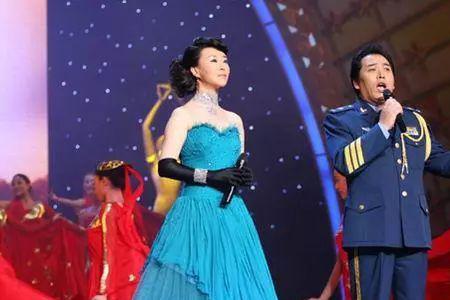 山对山来崖对崖男女对唱完整版