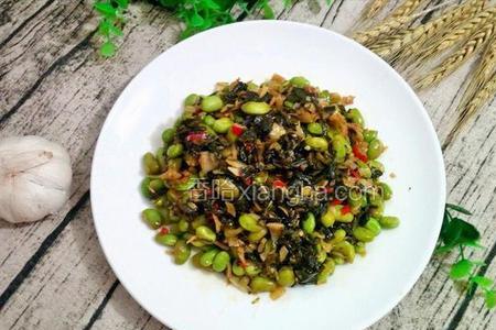 鱼酸菜炒毛豆的做法