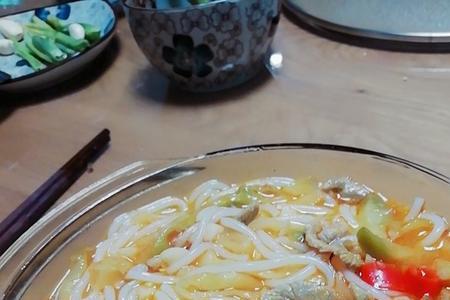 酸辣桂林米粉汤做法