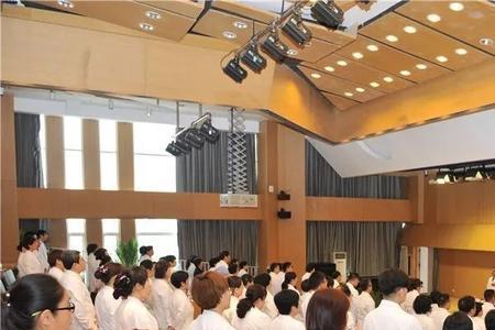 首钢医院肛肠科周六日上班吗