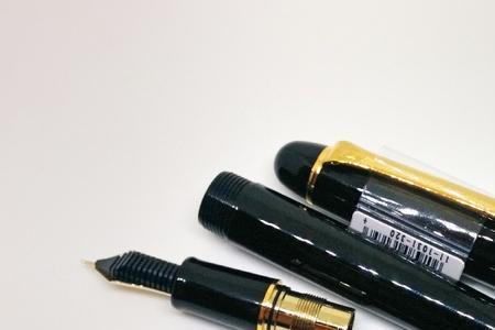 写乐14k象牙白钢笔如何辨别真伪