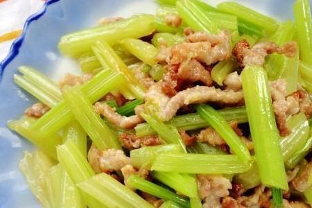 芹菜炒五花肉热量
