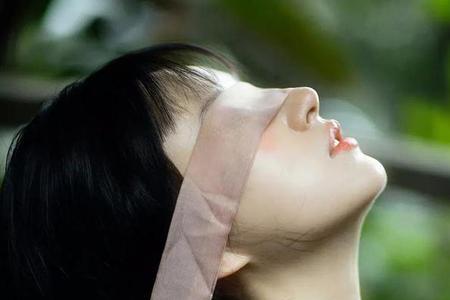 岁月偏爱一切从欢啥意思