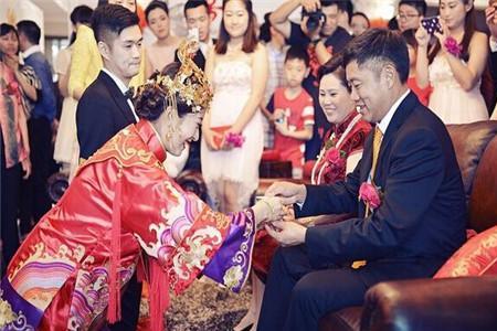 婚礼奶奶给红包主持词