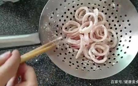 鱿鱼焯水为什么会绵绵的不脆