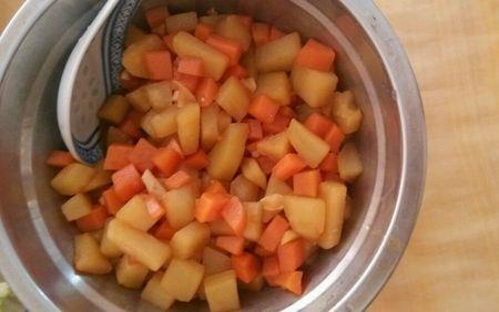 东北红萝卜焖芥菜头做法