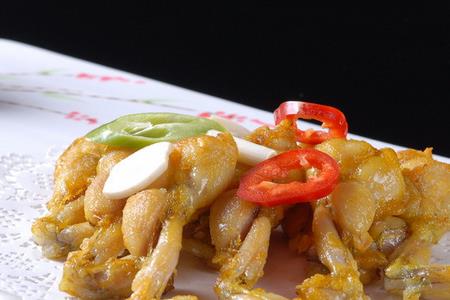 牛蛙除了吃虫子还吃什么
