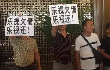 股东因纠纷堵门合法吗