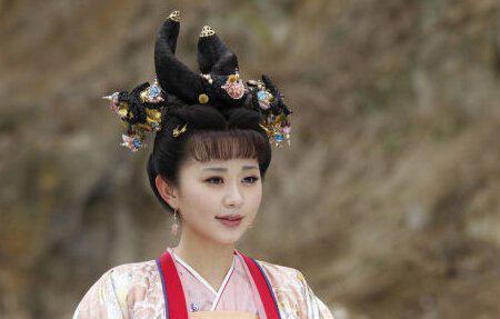 万户侯的女儿叫什么