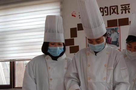 中式面点师和育婴师哪个有前途