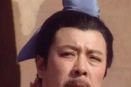 刘备三人投奔一个姓朱的是谁