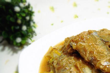 东北酸菜炖带鱼做法