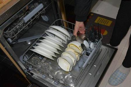 不锈钢炒锅可以放洗碗机吗