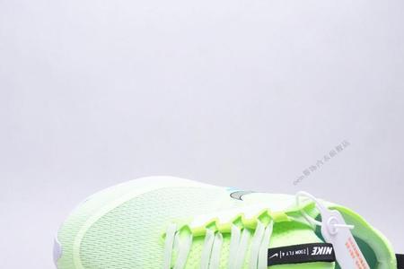 zoomfly4的鞋垫可以拿出来吗