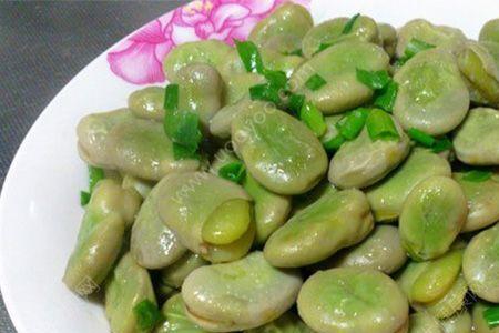 萝卜缨炒蚕豆的做法