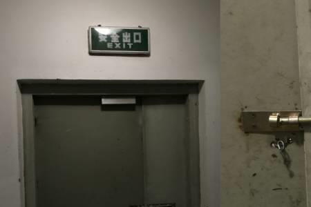 物业锁小区门怎么投诉