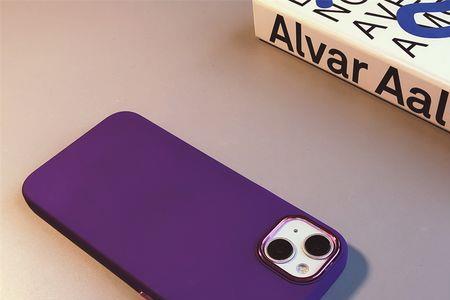 iphone14promax暗紫色配什么壳女