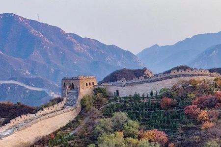 钢铁巨龙穿山越岭的诗