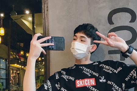 青少年张扬个性的例子