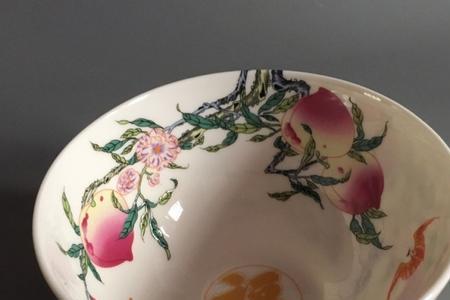 贴花瓷器有凹凸感吗