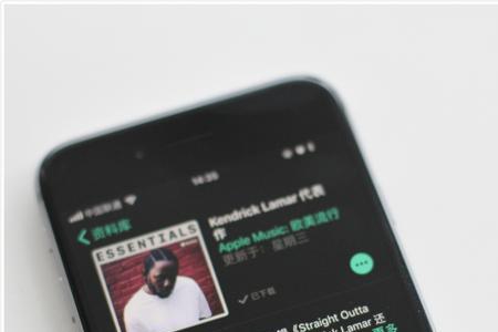 为什么手机接电话会自动挂机