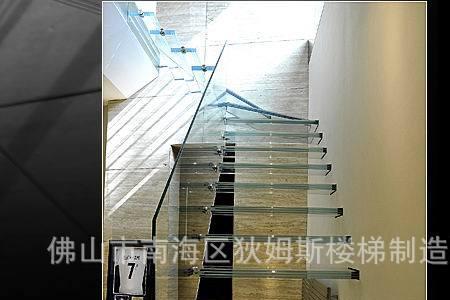楼梯钢化玻璃自爆危险吗
