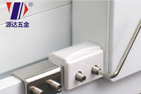 带锁的窗户怎样卸下来