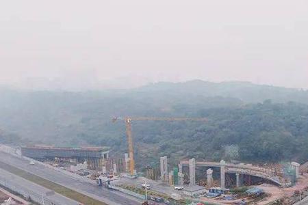 重庆慈母山隧道摩托车可以走吗
