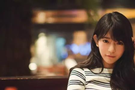 第一次见面就接吻的女生靠谱吗