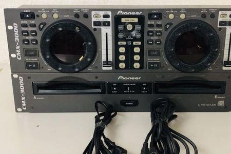 cdj3000屏幕上方红灯闪烁