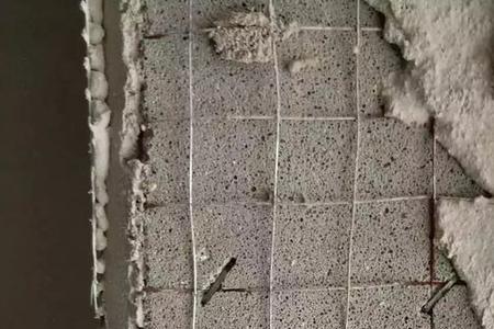 保温层挂网要不要铲除