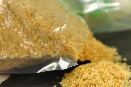 饵料粗颗粒和细颗粒配比