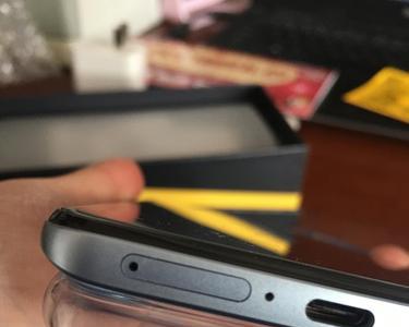 荣耀麦克风的孔被取卡针插了