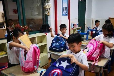 小学一年级跟班就读是什么意思