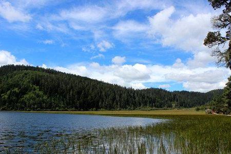 香格里拉附近景点