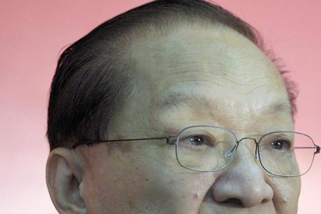 金庸出道时间