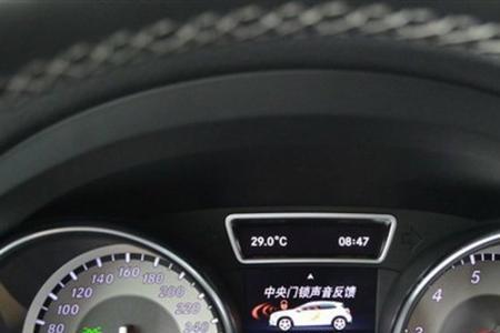 奔驰车的时速表为什么在左边